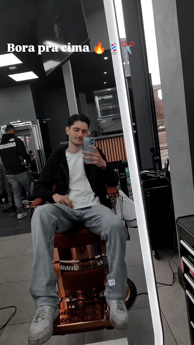 Pedro Nossa Barber — shop interior
